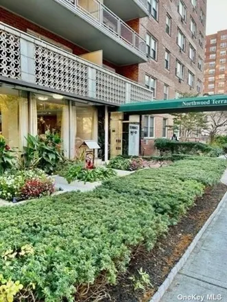 Image 1 - Northwood Terrace, 160-10 89th Avenue, New York, NY 11432, USA - Apartment for rent