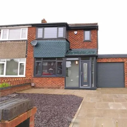 Buy this 3 bed duplex on Thompson Road in Denton, M34 2PY