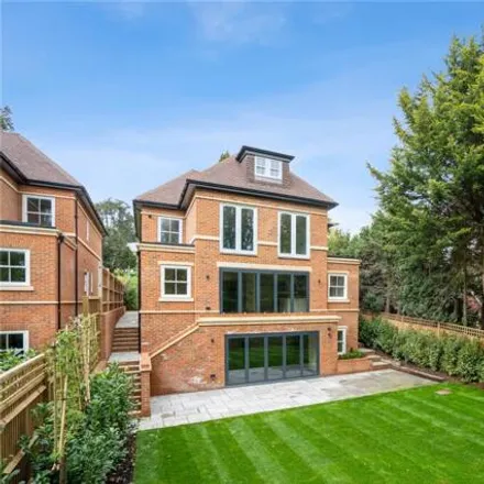 Buy this 5 bed house on Beechwood Drive in Marlow, SL7 2DJ