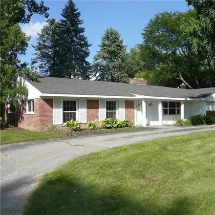 Rent this 3 bed house on 4020 Country Club Drive in Bloomfield Township, MI 48301