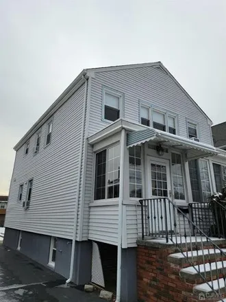 Buy this studio house on Jersey Street in Carteret, NJ 07008