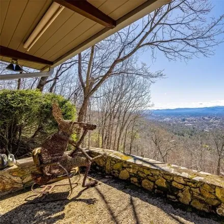 Image 4 - 183 Bent Tree Road, Asheville, NC 28804, USA - House for sale