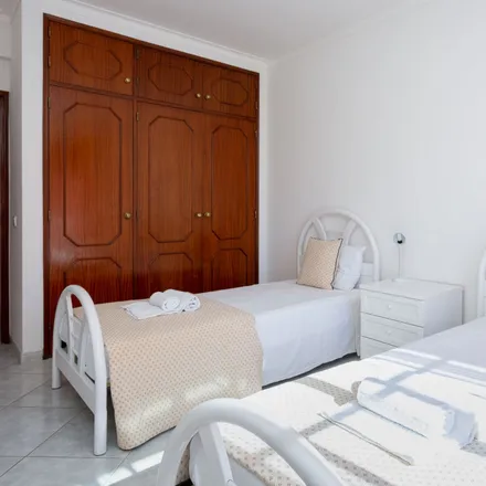 Image 4 - Monte Residence, Rua das Ondas, 8500-801 Portimão, Portugal - Apartment for rent