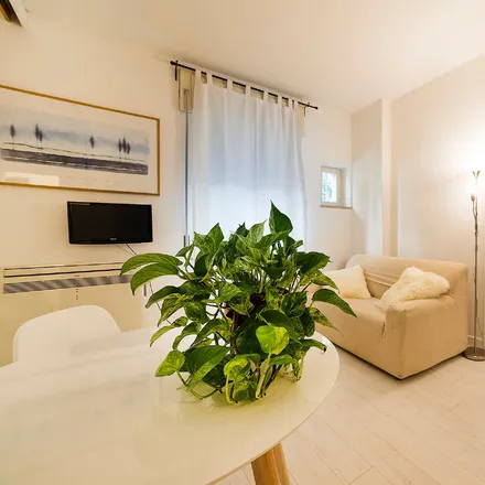 Image 3 - Vicolo del Guasto, 15, 37121 Verona VR, Italy - Apartment for rent