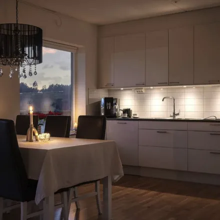 Rent this 4 bed apartment on Splintvedsgatan in 431 50 Mölndals kommun, Sweden