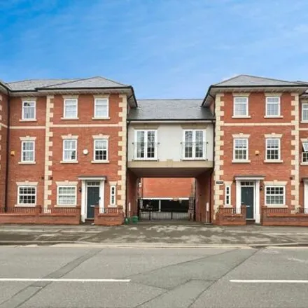 Image 1 - 32 Coventry Road, Warwick, CV34 4LJ, United Kingdom - Townhouse for sale