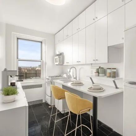 Image 4 - 63-109 Saunders Street, New York, NY 11374, USA - Apartment for sale