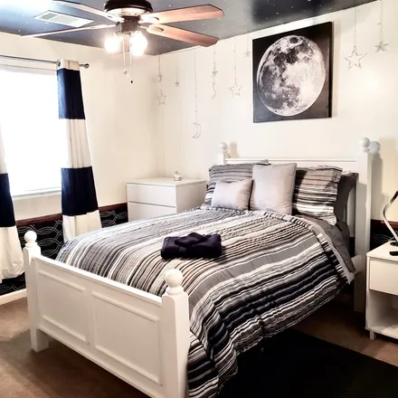 Rent this 1 bed room on Buena Vista Road in Bakersfield, CA 93311
