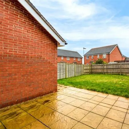 Image 7 - Lupin Spinney, Worthing, BN13 3WX, United Kingdom - Duplex for sale