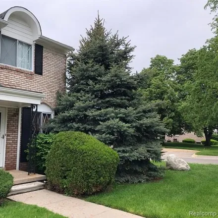 Rent this 2 bed condo on 14001 Camelot Drive in Sterling Heights, MI 48312