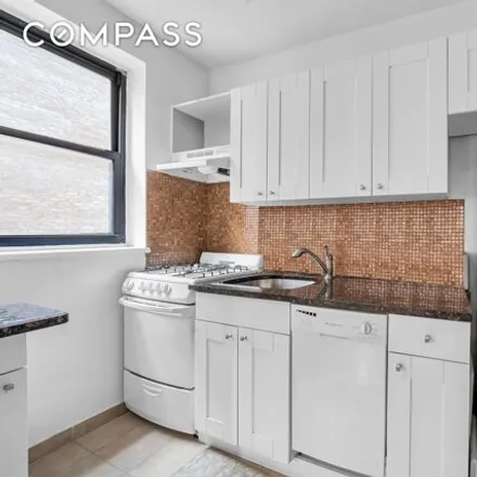 Image 4 - 29 West 65th Street, New York, NY 10023, USA - Condo for sale