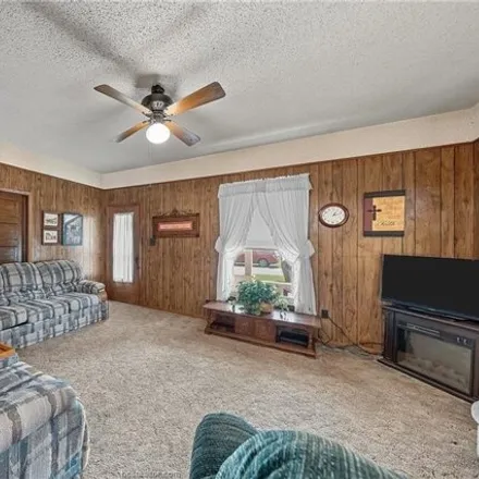 Image 6 - 144 Avenue E, Rosebud, Falls County, TX 76570, USA - House for sale