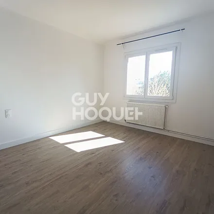 Rent this 4 bed apartment on 59 Chemin de Gleizes in 11100 Narbonne, France