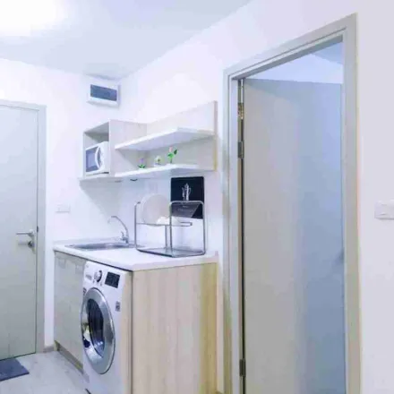 Rent this 1 bed apartment on Elio Del Ray Condo Rd in Phra Khanong District, Bangkok 10260