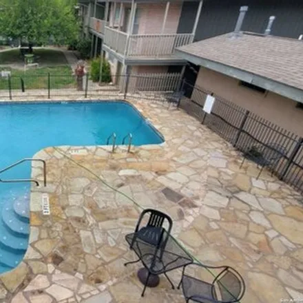 Image 2 - 523 Gentlemen Road, Balcones Heights, Bexar County, TX 78201, USA - Apartment for rent