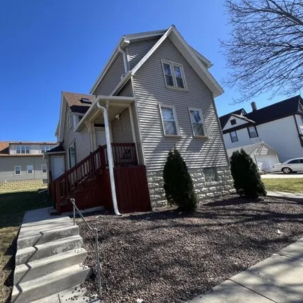 Buy this studio house on 706 S 34th St Unit 706a in Milwaukee, Wisconsin