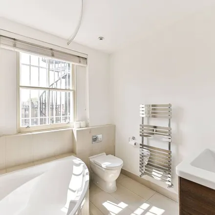 Image 2 - 16 Beaufort Gardens, London, SW3 1PY, United Kingdom - Apartment for rent