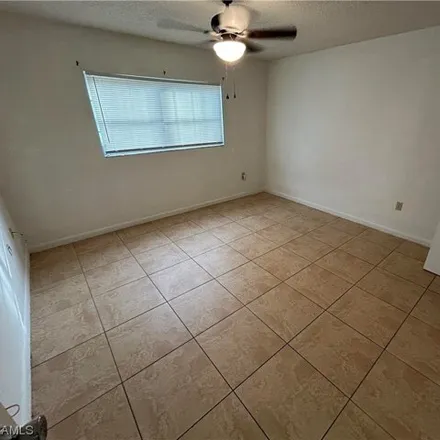 Image 5 - 2169 Collier Avenue, Fort Myers, FL 33901, USA - Condo for rent