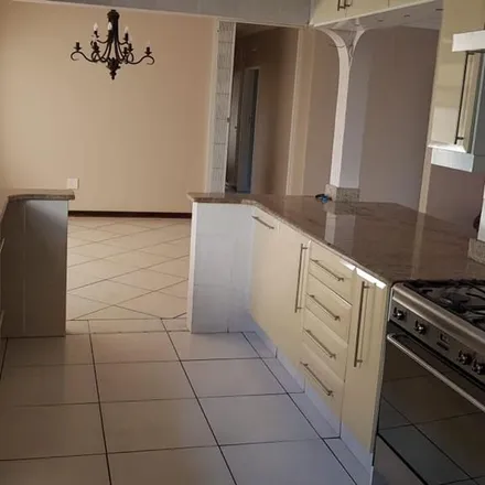 Image 2 - Plane Street, Glen Anil, KwaZulu-Natal, 4019, South Africa - Apartment for rent