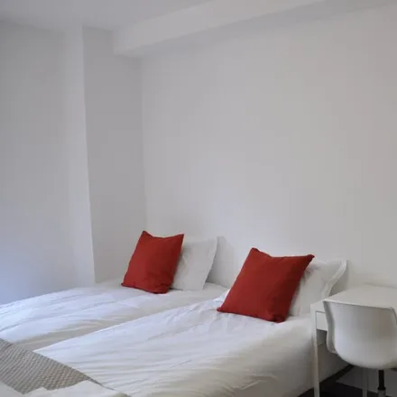 Rent this 36 bed room on Avenida Barbosa du Bocage 48 in 1000-120 Lisbon, Portugal