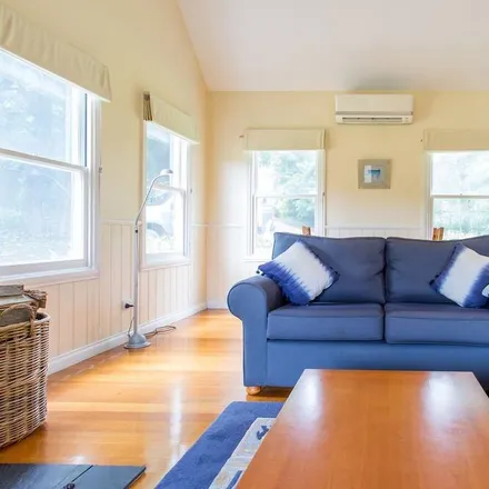 Rent this 1 bed townhouse on Red Hill South VIC 3937