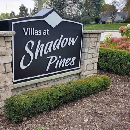 Buy this 2 bed condo on Claret Lane in Rochester Hills, MI 48098