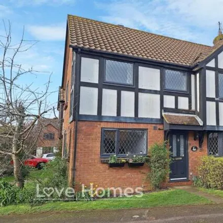 Buy this 4 bed house on Bradshaws Close in Barton-le-Clay, MK45 4JS