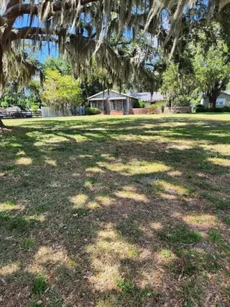 Buy this 4 bed house on Lake Ariana Boulevard in Auburndale, FL 33823