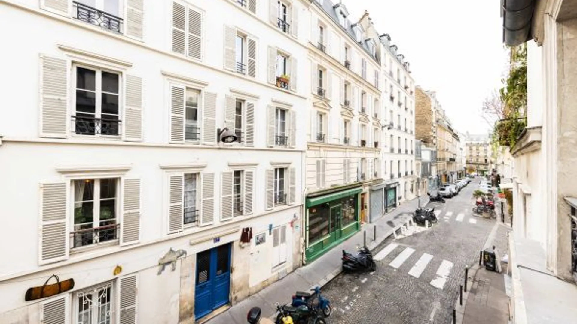 26 Rue Véron, 75018 Paris, France | 4 bed apartment for rent #94286305 ...