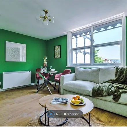 Image 4 - Wormhout Way, Llanrhos, LL30 1PP, United Kingdom - Apartment for rent