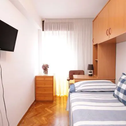 Image 6 - Carrer del Concili de Trento, 08001 Barcelona, Spain - Apartment for rent