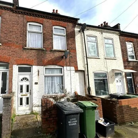 Buy this 3 bed townhouse on Maple Road West in Luton, LU4 8BQ