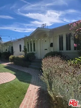 Rent this 1 bed house on 1080 9th Court in Santa Monica, CA 90403