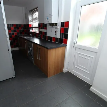 Image 3 - Aylton Road, Knowsley, L36 2LU, United Kingdom - Townhouse for rent