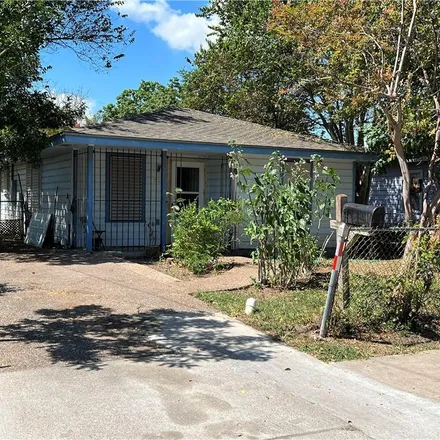 Buy this 2 bed house on 225 Havana Street in Corpus Christi, TX 78405