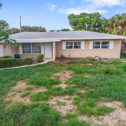 Buy this 2 bed house on 137 Southeast 27th Place in Chapel Hill, Boynton Beach