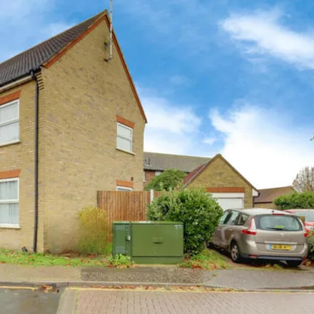 Buy this 3 bed house on The Garners in Sutton, SS4 1DR