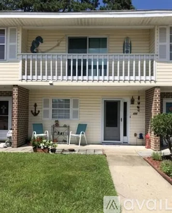 Rent this 2 bed townhouse on 455 Old South Circle