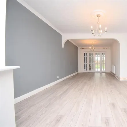 Rent this 4 bed duplex on Riverdale Court in 17 Dovedale Close, Belle Grove