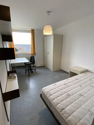 Rent this 1 bed apartment on akasolutions.de in Rüsselsheimer Allee 74, 55130 Mainz