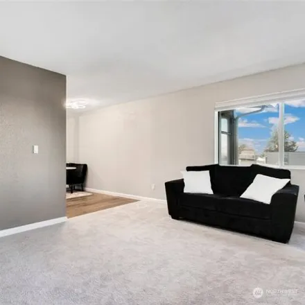 Image 3 - 10457 Des Moines Memorial Drive South, Southern Heights, Seattle, WA 98168, USA - Condo for sale
