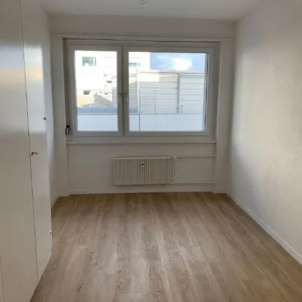 Rent this 5 bed apartment on Chemin Vert / Grünweg 1 in 2502 Biel/Bienne, Switzerland