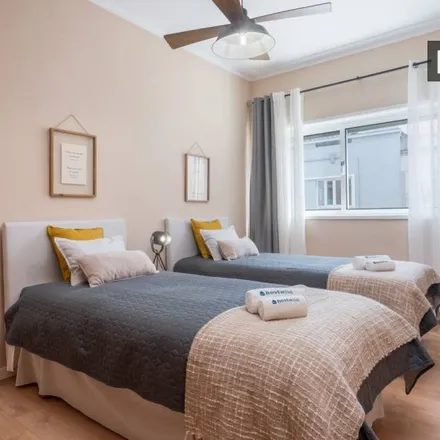 Rent this 3 bed apartment on Junta de Freguesia de Paranhos in Rua de Álvaro Castelões 811, 4200-047 Porto
