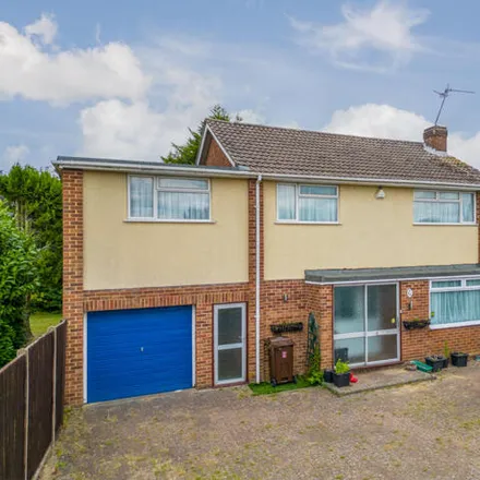 Buy this 4 bed house on 52 Kingfisher Drive in Reading, RG5 3LG
