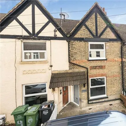 Buy this 3 bed townhouse on Broomfield Road in Swanscombe, DA10 0LT