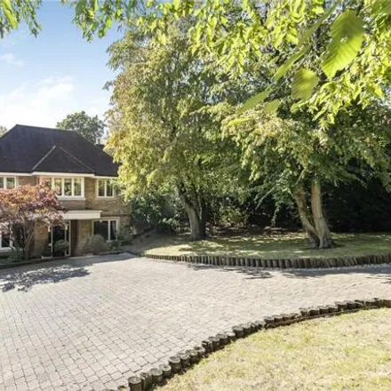 Buy this 6 bed house on 3 Burwood Place in London, EN4 0NS