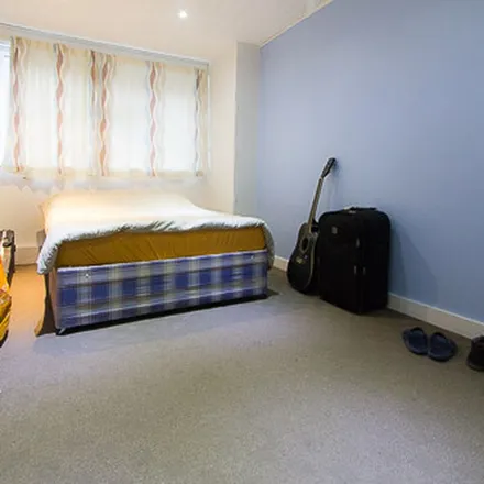 Rent this 3 bed apartment on Hyde Park Road in Leeds, LS6 1AH