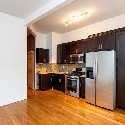 Image 5 - 91 Monitor Street, New York, NY 11222, USA - Apartment for rent