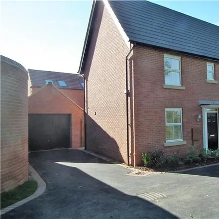 Rent this 3 bed house on Kensington Avenue in Hinckley, LE10 3JE