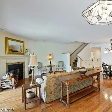 Image 8 - 99 Courts of Glenpointe Driveway, Teaneck Township, NJ 07666, USA - Townhouse for sale